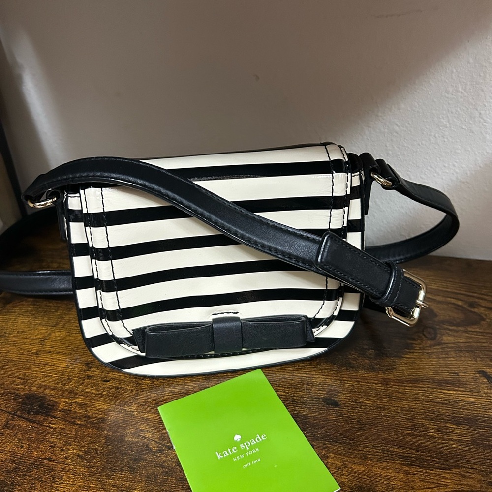 Kate Spade ♠️ Black and Cream Striped Crossbody Bag